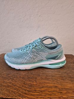 ASICS GT-2000 10 Athletic Running Shoes 
Women's Size US 7.5