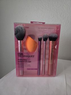 REAL TECHNIQUES FULL FACE MAKE-UP BRUSH AND SPONGE SET, NEW SEALED BOX