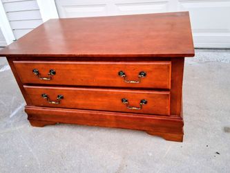 CAJONERA  DE MADERA FINA
