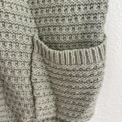 Girls sweater, size 10