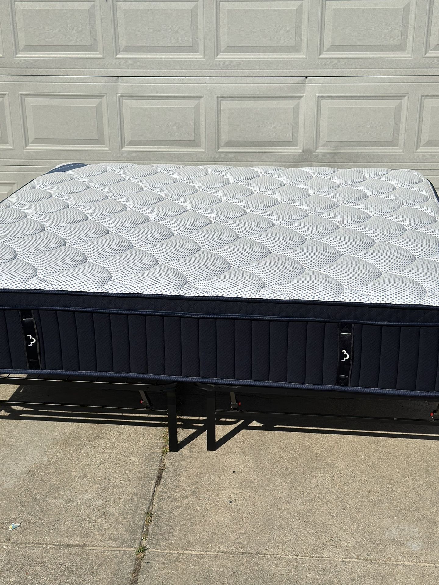 DreamCloud Premier King Mattress