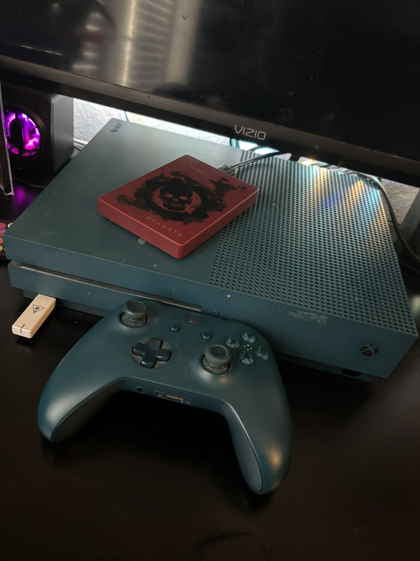 Xbox One With Rare Gears Of War 2tb External Hard drive 