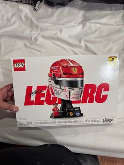LEGO Scuderia Ferrari HP Charles Leclerc Helmet (43014) – 886 Pcs – Brand New Sealed