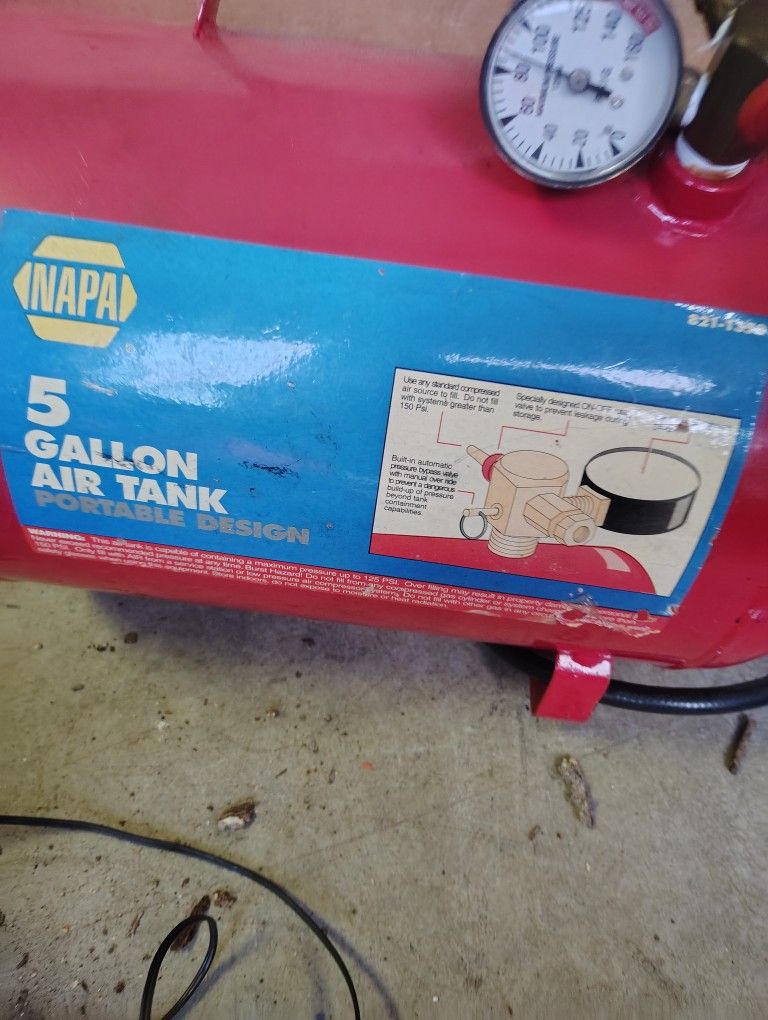 NAPA 5 Gallon Portable Air Tank - 125 PSI