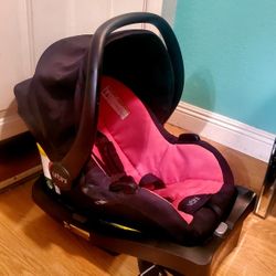  Urbini Carseat /Carrier  Combo..like New!