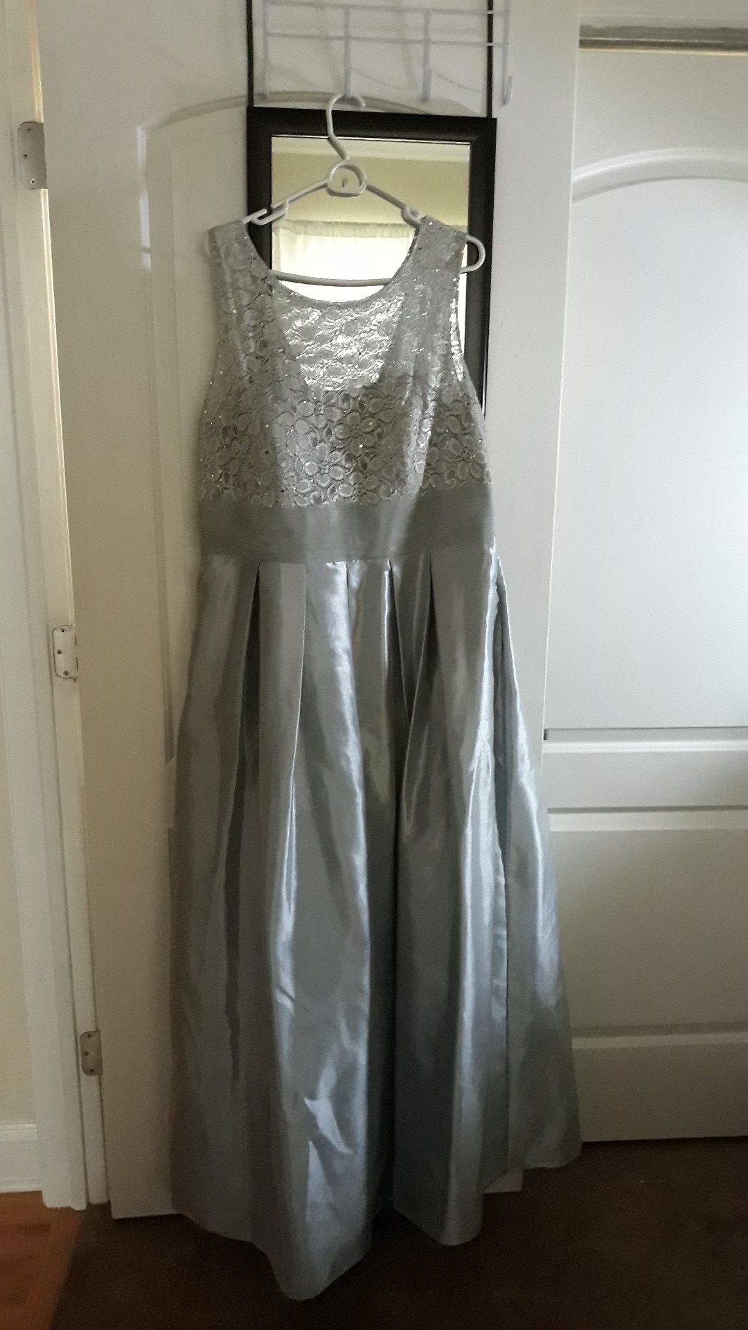 Mother of the Groom Dress. Size 18 W. David Bridal..