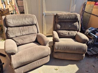2 matching lazy boy rocking recliner