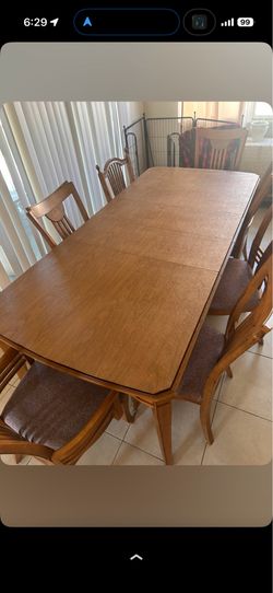Table and chairs for sale