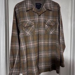 Used Men’s Long Sleeve Pendleton Shirt