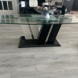 3 Piece Coffee Table Set And Lamps