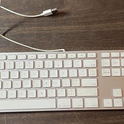 Genuine Apple Wired Mac Standard USB Keyboard with numeric keypad A1243 w/box