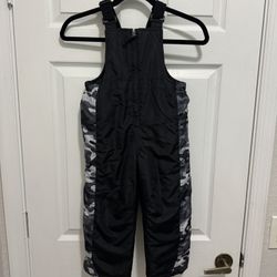 Kids Size 4 AQ Snow Bibs Excellent Condition Located In Weston