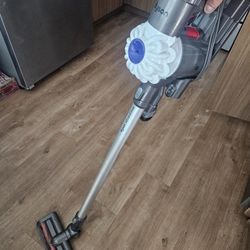 Dyson V6 Cordless 