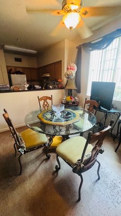Round Glass Top Dining Table with 4 Chairs