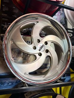 20x8.5” Strada “Retro 5” Wheels