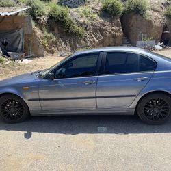 2002 BMW 325i