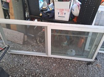 2 Bundle Vinyl Windows