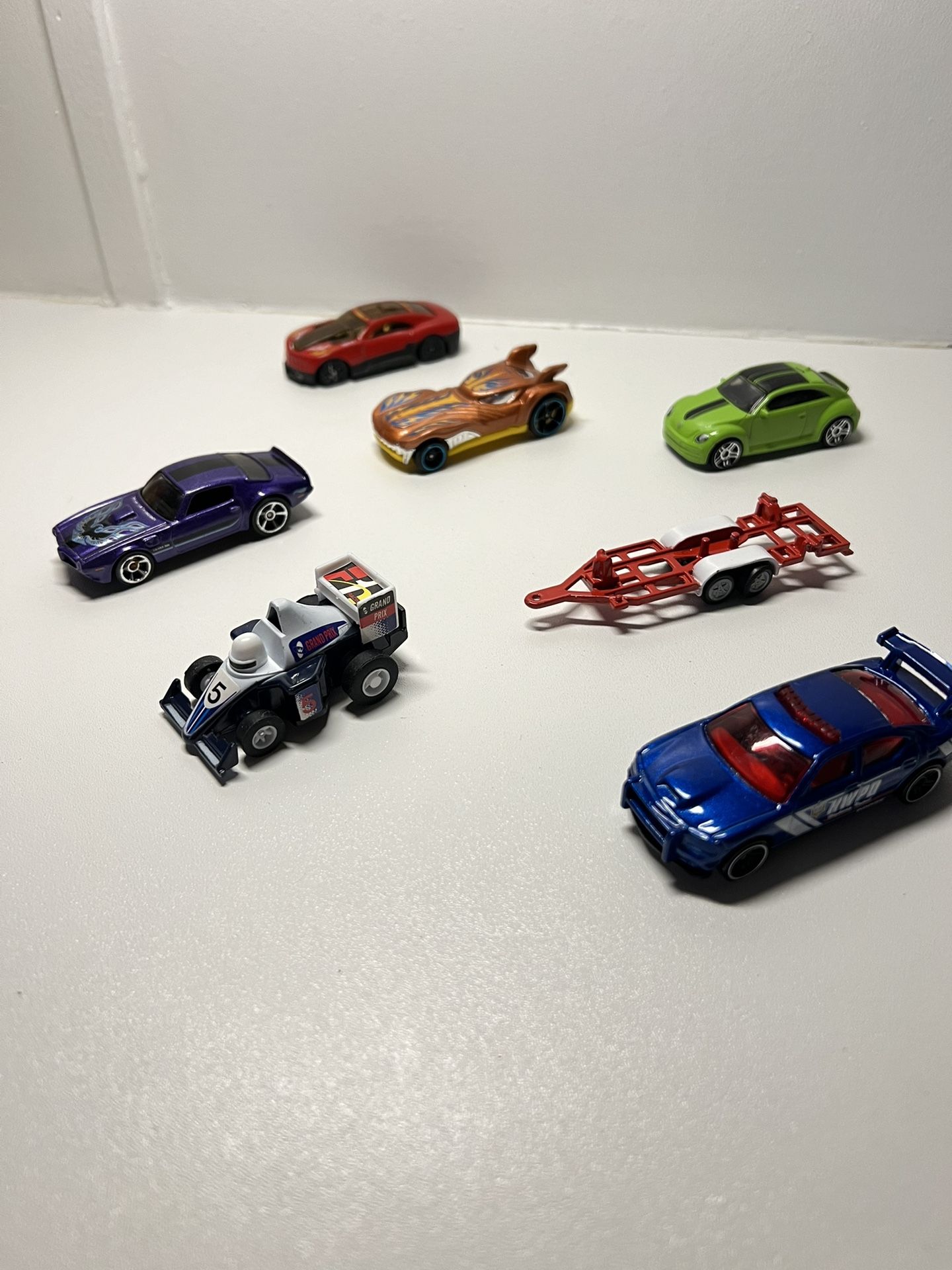 Hot Wheels / 4 pieces total 7 pieces