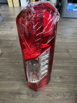2010-23 ford transit 150/250/350 right tail light