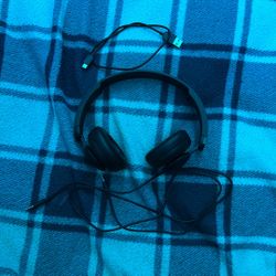 Onn Wireless Bluetooth On-Ear Headphones + Charger + Aux Audio Cable