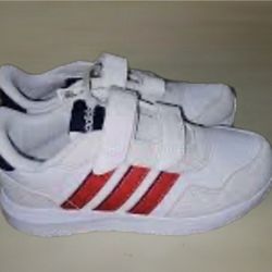 Adidas size 2 1/2 kids used but great condition