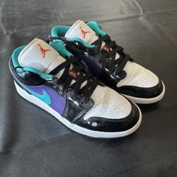Air Jordan 1 Low (GS) Size 5.5Y Purple Teal Black White 