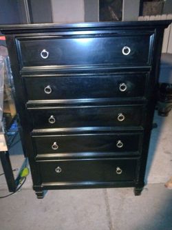 NEW CLASSIC TAMA RACK 5 DRAWER DRESSER ( USED) $75