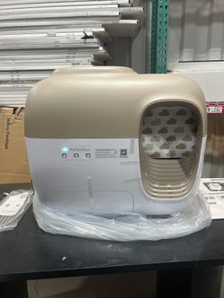 Pet snowy Self Cleaning Litter Box Brand New! Auto litter box