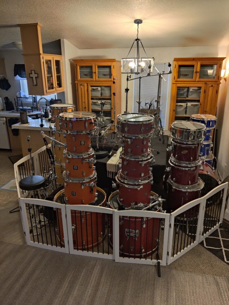 New & Used Drum Gear Drum sets Cymbals Stands Pedals Thrones Snare Drums Hardware Bateria
