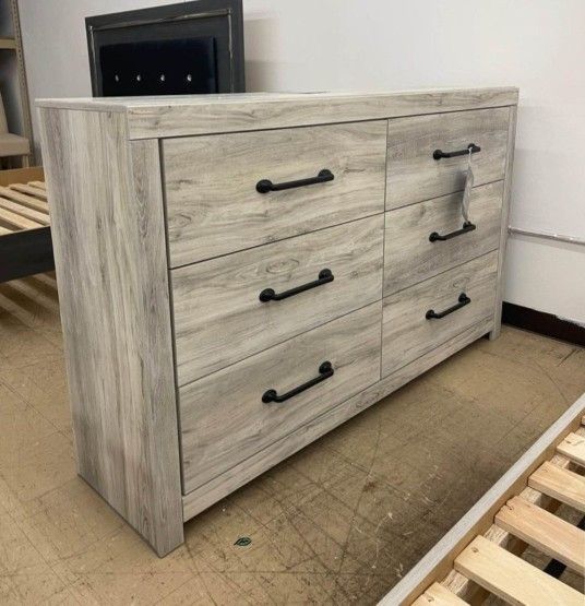 CAMBECK WHITEWASH DRESSER