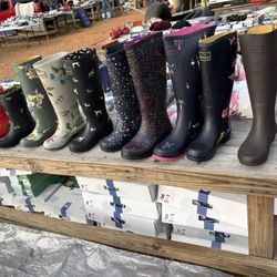 $15 Rain Boots 👢 $15 ( sale Sale Sale)