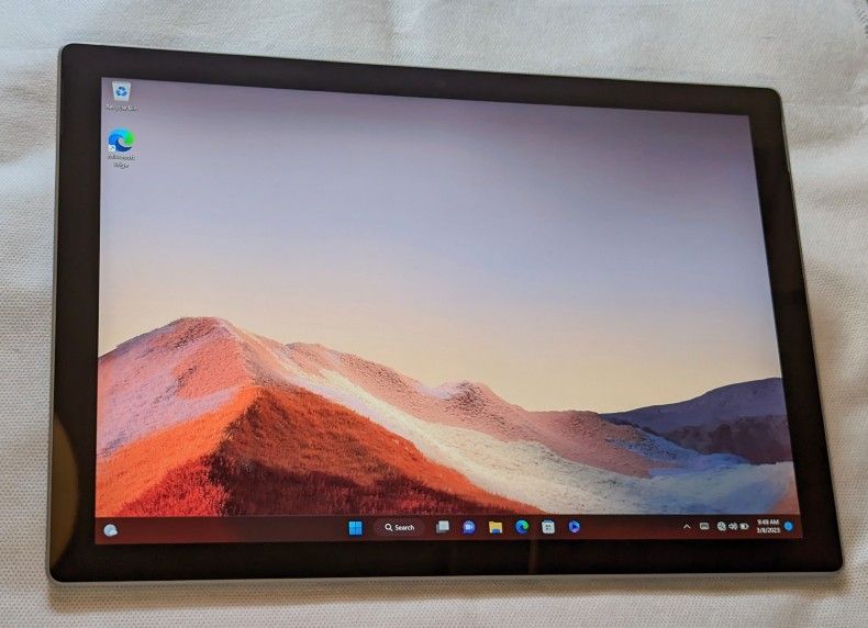 VERY NICE MICROSOFT SURFACE PRO 7 WINDOWS 11 TABLET - QUEENS PICK UP -