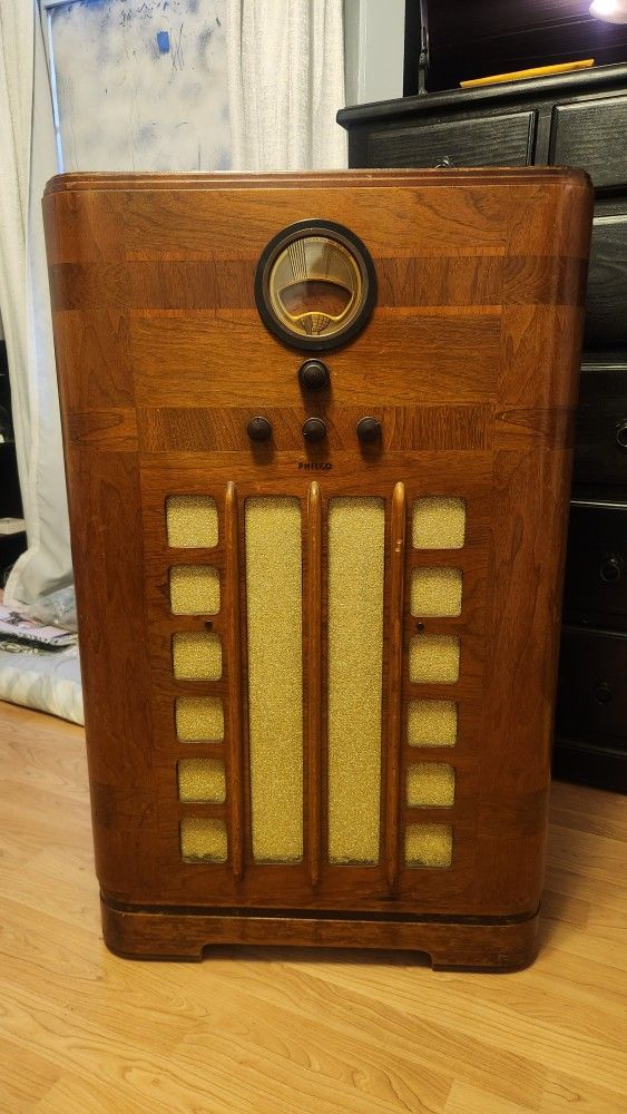 Antique Radio