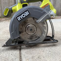 Ryobi ONE+ 18V Cordless 5 1/2 in. Circular Saw (Tool Only)