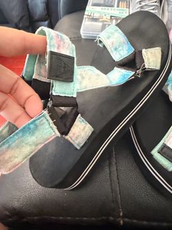 Guess sandalias size 7