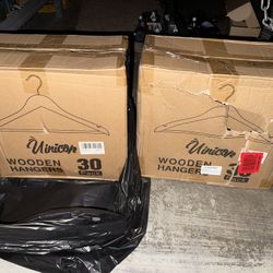 60 Pcs Wooden Hangers