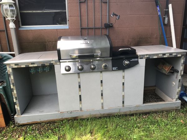 Backyard grill BBQ island for Sale in Columbus, OH - OfferUp