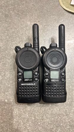 Motorola CLS1110 & CLS1410 Two-Way Radios – Pair