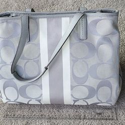 Coach Purse Great Condition 