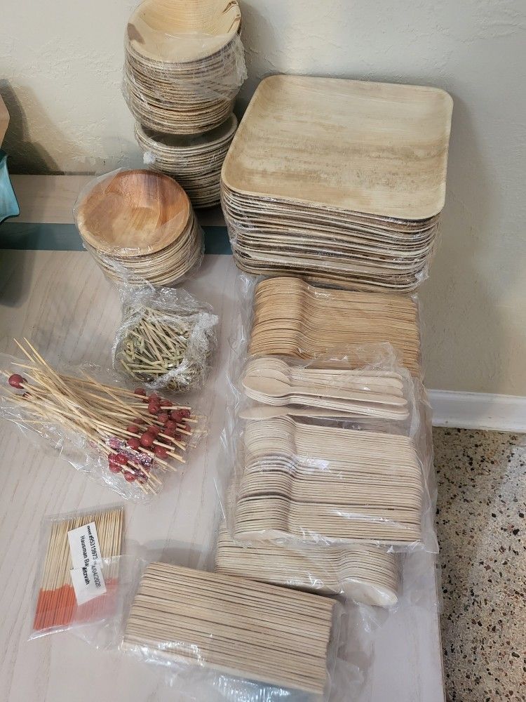 Bamboo plates Bowls 
Palm leaf plates 
Utensils 
Picks 
Bamboo cocktail toothpick skewer 
Aroma Incense Scent “Yellow Cotton Tree” Thai Floral