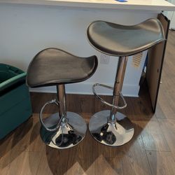 Adjustable Height Bar Stools Great Condition