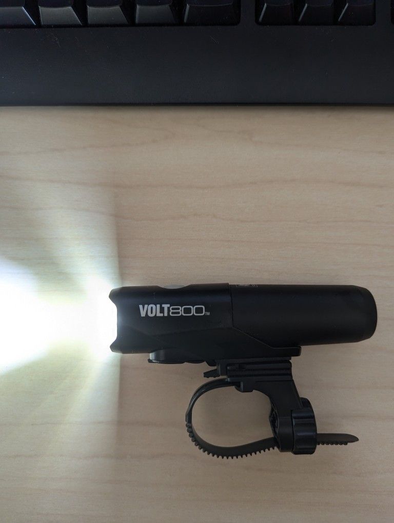 CatEye Volt 800 Front Bicycle Light