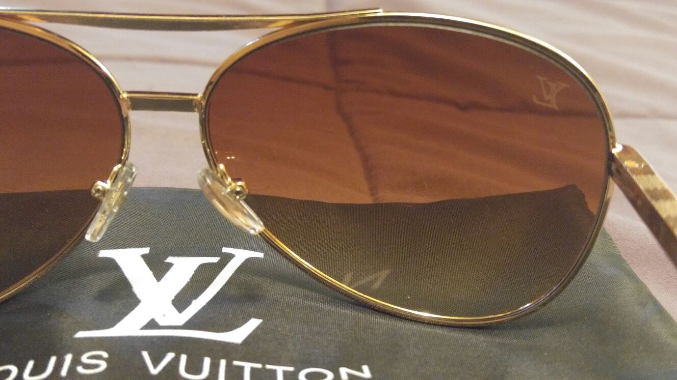 Louis Vuitton – ASTERA glass