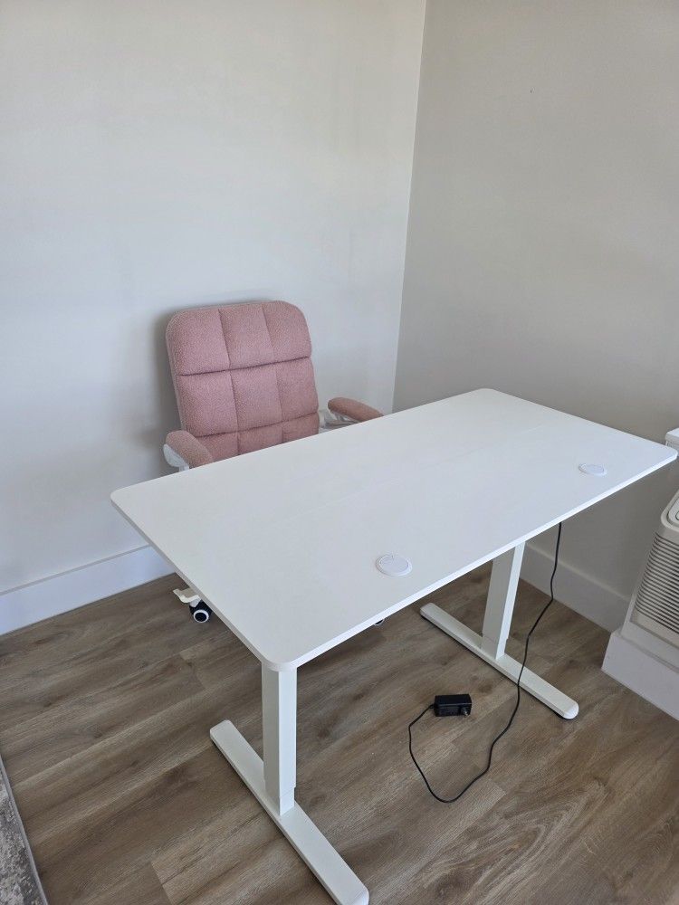 Desk + chair