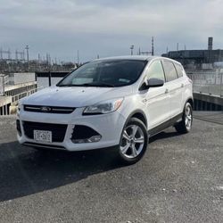2014 White Ford Escape 26,407 Miles