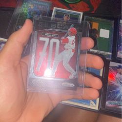 Huge Lot Of Baseball Cards Signatures Stars Of The MLB Firworks Etc