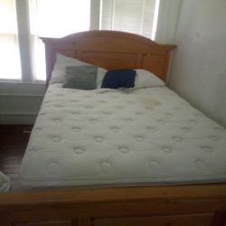 Thick Queen Mattress 200.  I Can Also Deliver. Must Go This Week.