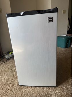 RCA 3.2 Cu Ft Mini Fridge with Freezer