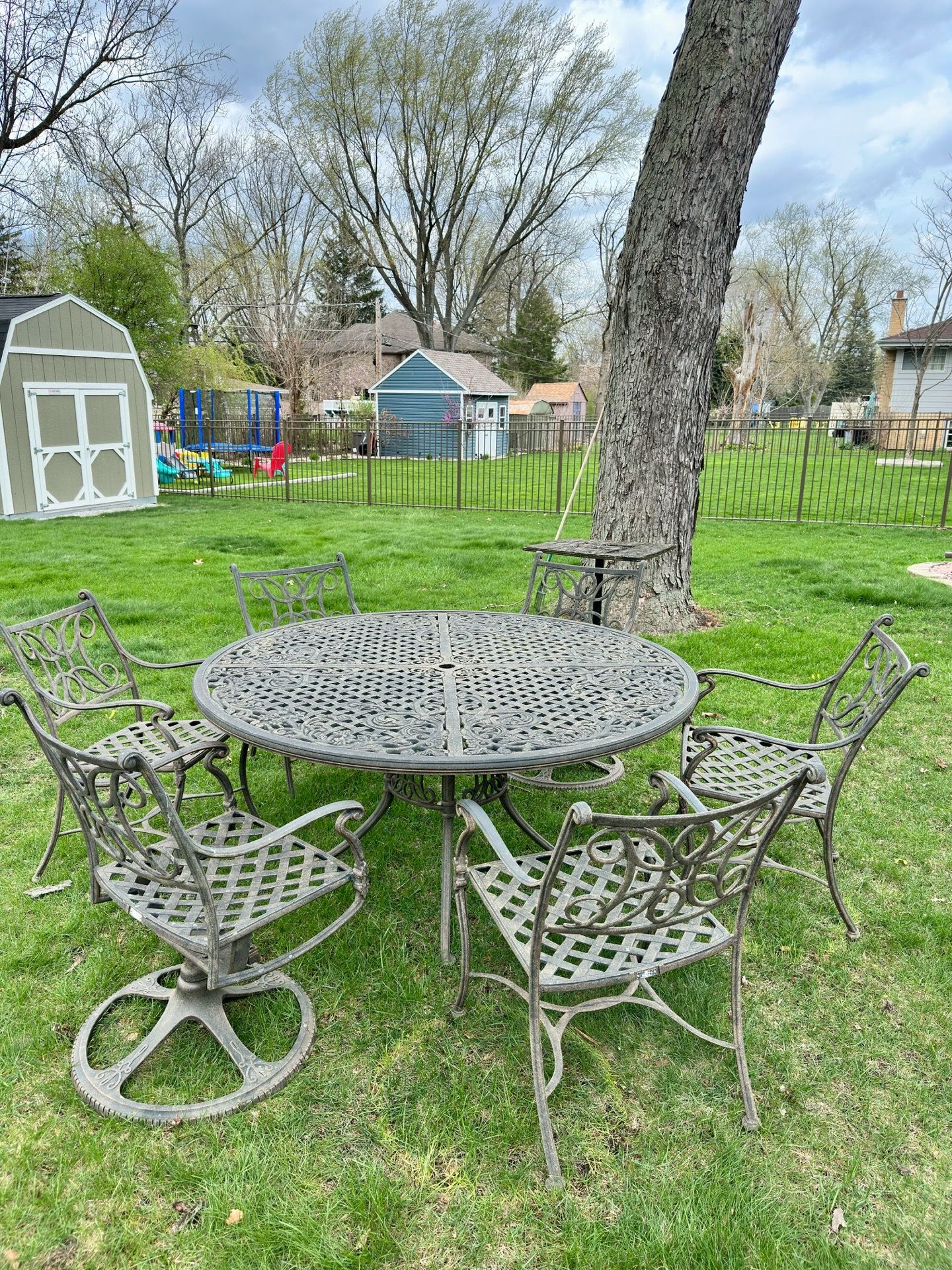 “ COST OVER $5.000 when new”Woodard Ramsgate Patio Set, Table With 6 Chairs And Umbrella Stand, Delivery Available If Needed