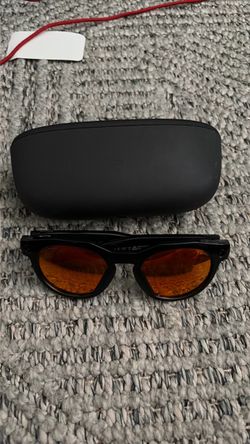 meta glasses (Oakley hstn)